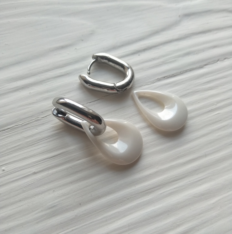 Элемент из керамики "Капля" цвет белый 20*14мм
